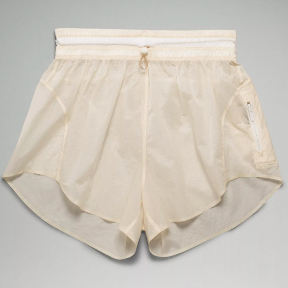 NWT Step Out High-Rise Short 3" - White Opal